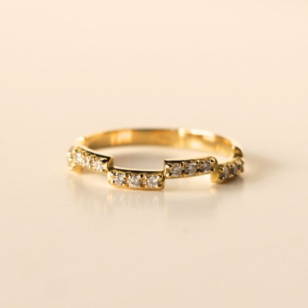 Ring Detached Diamonds